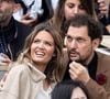Le couple vit dans le sud de la France mais remonte souvent à Paris pour le travail.

Éric Antoine et sa compagne Gennifer Demey en tribunes lors des Internationaux de France de Tennis de Roland Garros 2025, à Paris, France, le 7 juin 2025. © Cyril Moreau/Bestimage