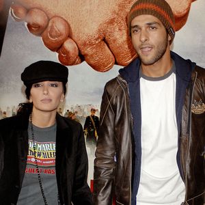 La chanteuse française Jenifer et son petit ami Maxime à la première de 'Joyeux Noel' réalisé par Gilles Marchand, qui s'est tenue à l'UGC Normandy sur l'avenue des Champs Elysées à Paris, France, le 03 novembre 2005. Photo by Giancarlo Gorassini/ABACAPRESS.COM