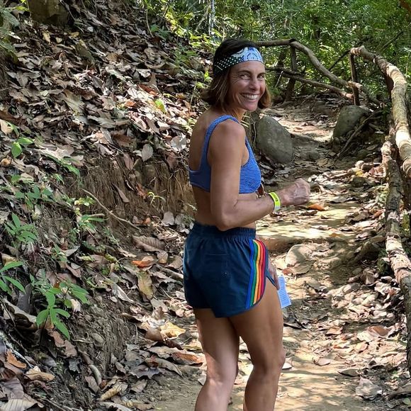 C’est dans les Alpes-Maritimes qu’Alessandra Sublet s’épanouit désormais, entre randonnées dans l’Estérel et baignades méditerranéennes...


Instagram @alessandra_sublet.