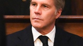 L'ex de Clotilde Courau, Emmanuel-Philibert de Savoie, remarqué avec une personnalité princière à l'hommage du Pape