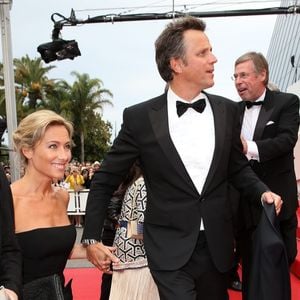 En 2025, Publicis s'est hissé à la première place mondiale de son secteur en matière de nouveaux contrats, une performance confirmée en 2026. 

Anne-Sophie Lapix et son mari Arthur Sadoun - Montée des marches du film "Macbeth" lors du 68 ème Festival International du Film de Cannes, à Cannes le 23 mai 2015. DOMINIQUE JACOVIDES / BESTIMAGE