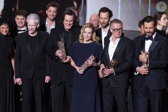 David Cronenberg, Jim Carrey (César d'honneur), Léa Drucker (Meilleure actrice dansDossier 137), Benjamin Lavernhe (broche de la Maison Chaumet), Franck Dubosc (Meilleur scénario original pour Un ours dans le Jura) et Laurent Lafitte (montre Jaeger-LeCoultre) (Meilleur acteur dans La Femme la plus riche du monde) lors de la 51ème cérémonie des César à l'Olympia à Paris, France, le 26 février 2025 Photo par Borde-Jacovides/Bestimage