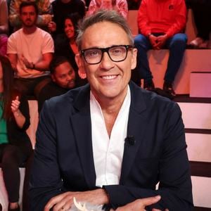 Exclusif - Julien Courbet, sur le plateau de TBT9 présenté par C.Hanouna, et diffusé en direct sur W9, Paris, France, le 26 novembre 2025. © Jack Tribeca / Bestimage