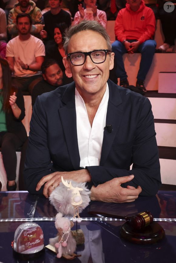 Exclusif - Julien Courbet, sur le plateau de TBT9 présenté par C.Hanouna, et diffusé en direct sur W9, Paris, France, le 26 novembre 2025. © Jack Tribeca / Bestimage