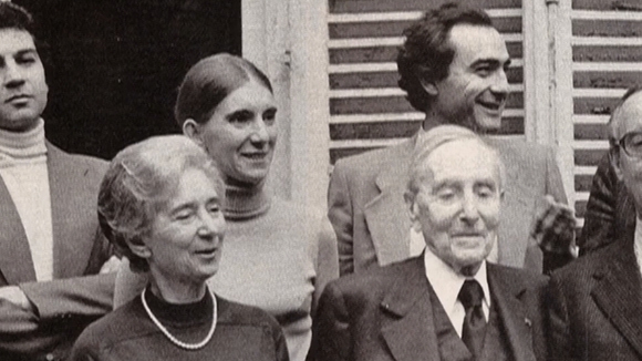 “On devait se débrouiller pour trouver de quoi dîner” : l’enfance particulière de la descendante d’une grande famille française