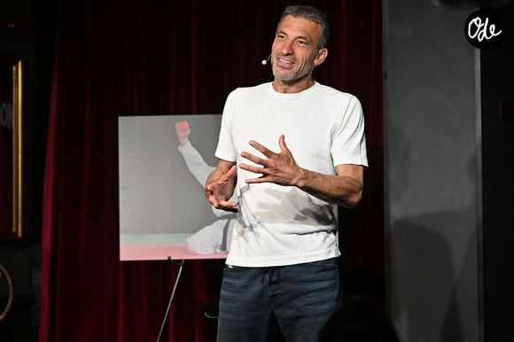 Exclusif - Christophe Pinna, l'ancien professeur de sport de la Star Academy et champion du monde de Karaté, était sur les planches, à Nice, au Carré d'Or, le 8 avril 2026 © Bruno Bebert/Bestimage