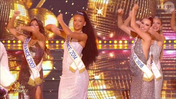 Un message empreint d'émotion qui a suscité une vague de soutien parmi les anciennes reines de beauté

Concours Miss France 2025.