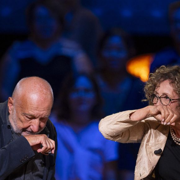Exclusif - François Berléand et Mireille Dumas lors de l'enregistrement de l'émission "La Boîte à secrets", présentée par F.Bollaert et diffusée le 26 septembre 2025 sur France 3, dans les studios du Lendit à Saint-Denis, Seine Saint-Denis, France, le 8 septembre 2025. © Pierre Perusseau/Bestimage
