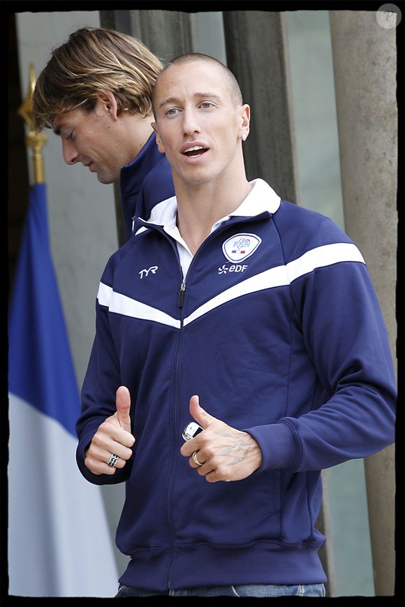 Camille Lacourt, Frédéric Bousquet, les nageurs, leurs entraîneurs et la délégation de l'équipe de France engagée aux Championnats d'Europe de natation à Budapest reçus à déjeuner au palais de l'Élysée. © ALAIN GUIZARD / BESTIMAGE