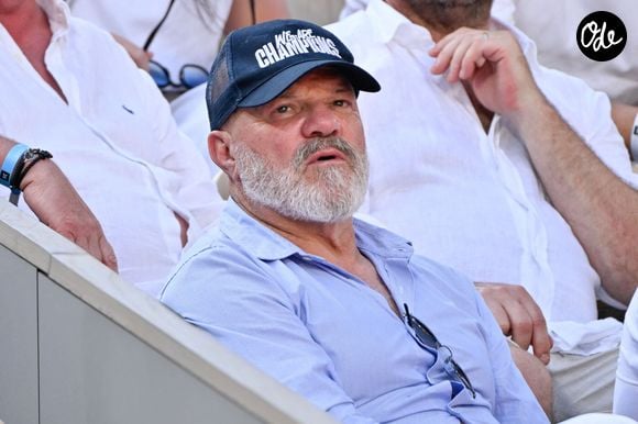 Philippe Etchebest dans les tribunes lors des Internationaux de France de Tennis de Roland Garros 2026. © Chryslene Caillaud/PsnewZ/Bestimage | 00757404
