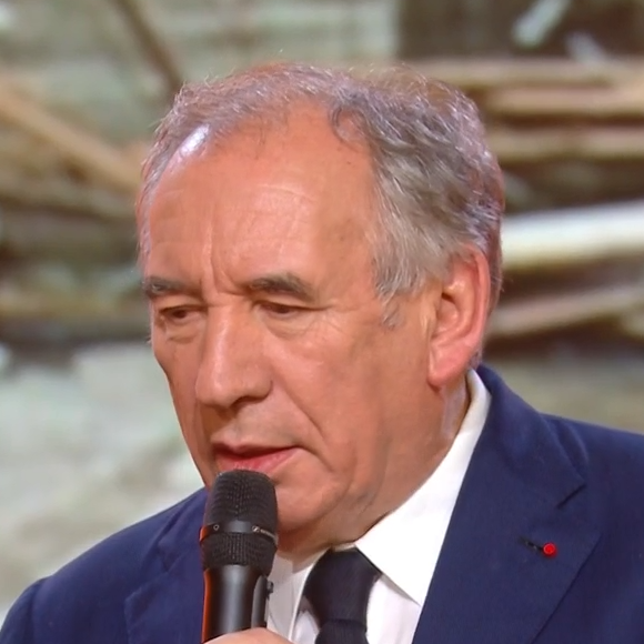 François Bayrou intervient dans l'émission "Unis pour Mayotte" sur France 2.