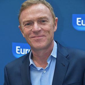 En parallèle, il se produira sur scène au Théâtre Libre à Paris pour des récits criminels en public dès janvier. 

Exclusif - Christophe Hondelatte à la conférence de rentrée de la radio Europe 1 au Musée Maillol à Paris le 13 septembre 2016. © Giancarlo Gorassini / Bestimage