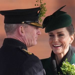 Kate Middleton assiste au défilé de la Saint-Patrick des Irish Guards à la caserne de Mons, Aldershot.
Julien Burton / Bestimage