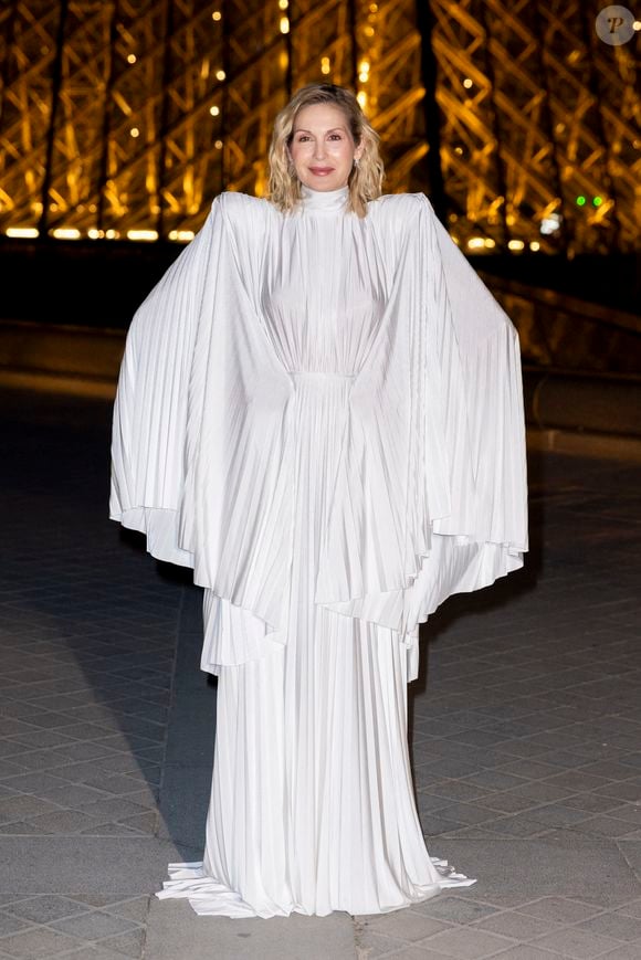 Kelly Rutherford - Photo Call du « Le Grand Diner du Louvre « lors de la Fashion Week  à Paris le 5 mars 2025. © Olivier Borde /Bestimage