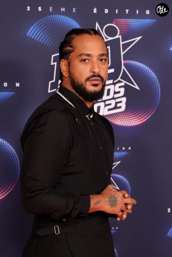 Slimane partage malgré tout quelques instants de leur quotidien.

Slimane au photocall de la 25ème cérémonie des "NRJ Music Awards (NMA)" au palais des Festivals et des Congrès de Cannes, France, le 10 novembre 2023. © Dominique Jacovides/Bestimage