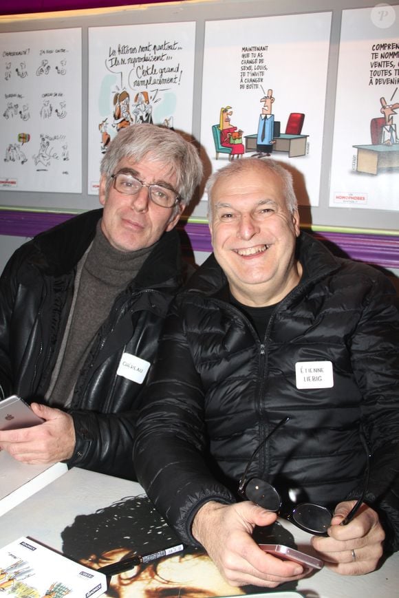 Il s'agit d'Etienne Liebig, chroniqueur depuis 16 ans dans l'émission.

Chereau, Etienne Liebig - Dédicace des auteurs et dessinateurs du livre "Les homophobes sont-ils des enculés?" au bénéfice de l'association "SOS Homophobie" au Mange-Disque à Paris, le 5 décembre 2017. © Baldini/Bestimage