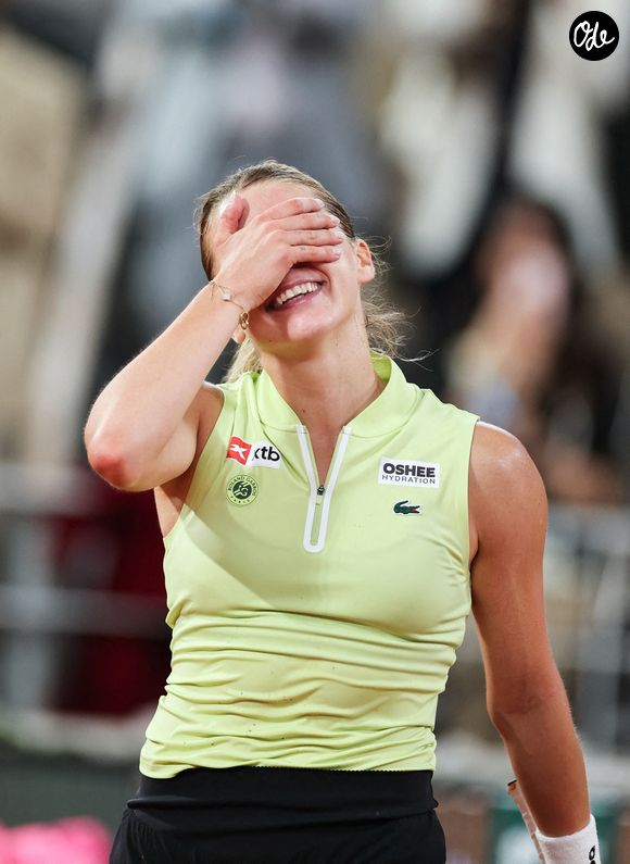 Maja Chwalinska réagit après le match de demi-finale du simple dames entre la Polonaise Maja Chwalinska et la Russe Diana Shnaider aux Internationaux de France de tennis à Roland Garros, Paris, France, 4 juin 2026. Photo by Xinhua/ABACAPRESS.COM/Wu Huiwo