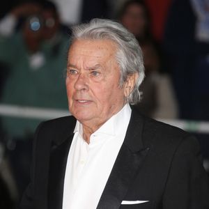 Il s'agit d'un homme d'Église assez médiatique, connu pour être un ami proche de l'acteur regretté, qui s'est éteint en août dernier. 


Alain Delon le 4 mai 2013 à Cannes, France. Agence / Bestimage
