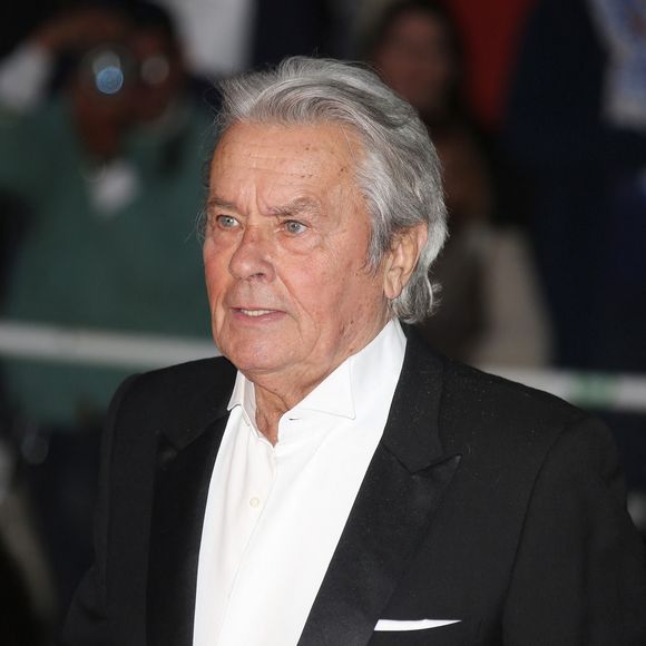 Il s'agit d'un homme d'Église assez médiatique, connu pour être un ami proche de l'acteur regretté, qui s'est éteint en août dernier. 


Alain Delon le 4 mai 2013 à Cannes, France. Agence / Bestimage