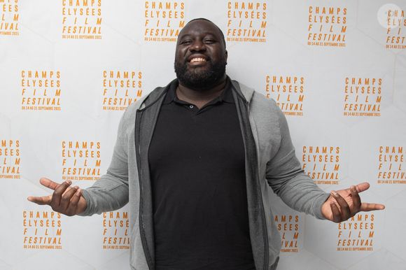 Il avait également entamé une carrière d’acteur.


Exclusif - Bruce Dombolo - Photocall de la soirée Rooftop & Kiddy Smile dans le cadre de la 10ème édition du champs Elysée film festival à Paris le 20 septembre 2021.

© Jérémy Melloul / Bestimage