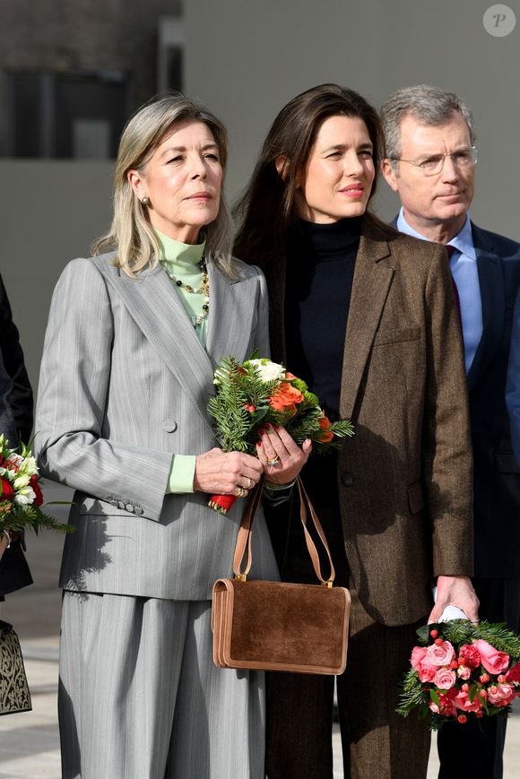Le prince Albert II de Monaco, la princesse Caroline de Hanovre, Charlotte Casiraghi et Mélanie-Antoinette de Massy inaugurent la médiathèque Caroline à Monaco, le 10 décembre 2025. © Bruno Bebert / Bestimage