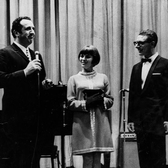 Mireille Mathieu et Johnny Stark © Alamy/ABACAPRESS.COM