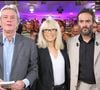 Alain Delon, Mireille Darc et Anthony Delon sur le plateau de "Vivement dimanche" le 24 septembre 2008. © Guillaume Gaffiot/bestimage