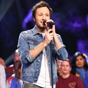 Vianney - Les personnalités se mobilisent lors de la 37ème édition du Téléthon sur le plateau de France 2, avec pour parrain Vianney. Cette année, 80,6 millions de dons ont été promis. Le 9 décembre 2023. 
© Coadic Guirec / Bestimage