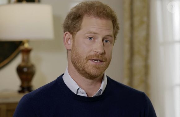 Le prince Harry esquive la question lors d'une interview à la télévision britannique sur le couronnement de son père. JLPPA / Bestimage