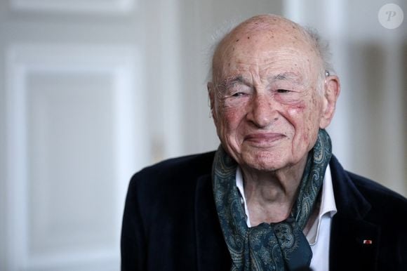 Edgar Morin publie à 102 ans un roman de jeunesse - La maire de Paris reçoit le sociologue et philosophe, Edgar Morin pour ses cent ans à la mairie de Paris, France, le 9 juillet 2021. © Stéphane Lemouton/Bestimage