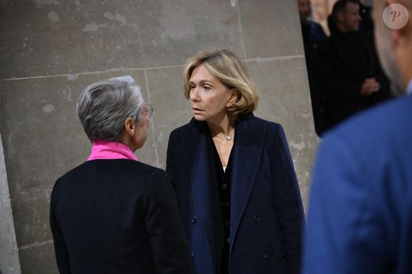 La ministre de l'Education nationale sortante Elisabeth Borne et la présidente de la région Ile-de-France Valérie Pecresse lors de la cérémonie d'intronisation de Robert Badinter, ancien ministre de la Justice, au Panthéon à Paris, France, le 9 octobre 2025. Photo par Eliot Blondet/ABACAPRESS.COM