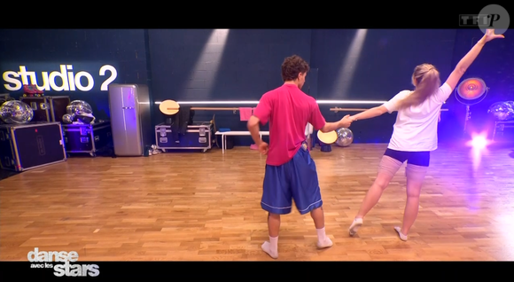 Emma (Star Academy) dans Danse avec les stars - capture d'écran TF1