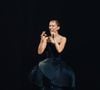 La diva québécoise a prouvé que sa voix légendaire restait totalement intacte en enchaînant ses plus grands succès avec une puissance déconcertante. 

Celine Dion, tenue et bijoux Boucheron, lors de son premier concert à la Plénitude Arena à Paris La Défense le 12 septembre 2026. Agence / Bestimage