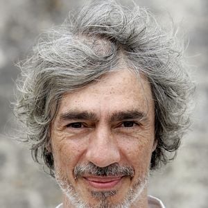 Le chanteur français Louis Bertignac pose pendant le festival de musique 'FrancoFolies' à La Rochelle près de Bordeaux, France, le 17 juillet 2005. Photo par Patrick Bernard/ABACAPRESS.COM.