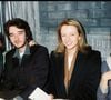 Delphine, Antoine, Alexandre, Frédéric et Jean, sont ses cinq enfants.
Bernard Arnault, sa soeur depuis décédée, mais aussi Antoine et Delphine Arnault à Paris, pour Dior, en 1998. RINDOFF-GARCIA / BESTIMAGE