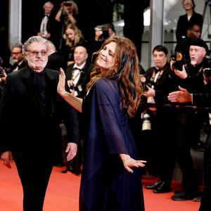 Daniel Auteuil et Agnès Jaoui - Montée des marches du film " L'objet du délit " lors du 79ème Festival International du Film de Cannes, le 22 mai 2026. © Jacovides-Moreau / Bestimage