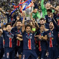 "Aujourd'hui, on ne le fait plus" : La femme d'un des plus célèbres joueurs du PSG voit son quotidien chamboulé à Paris