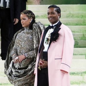 A$AP Rocky et Rihanna forment un couple emblématique et élèvent ensemble trois enfants.

New York City, NY Célébrités au Met Gala 2026, célébrant "Costume Art" au Metropolitan Museum of Art à New York City.