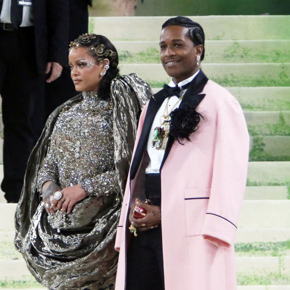 A$AP Rocky et Rihanna forment un couple emblématique et élèvent ensemble trois enfants.

New York City, NY Célébrités au Met Gala 2026, célébrant "Costume Art" au Metropolitan Museum of Art à New York City.