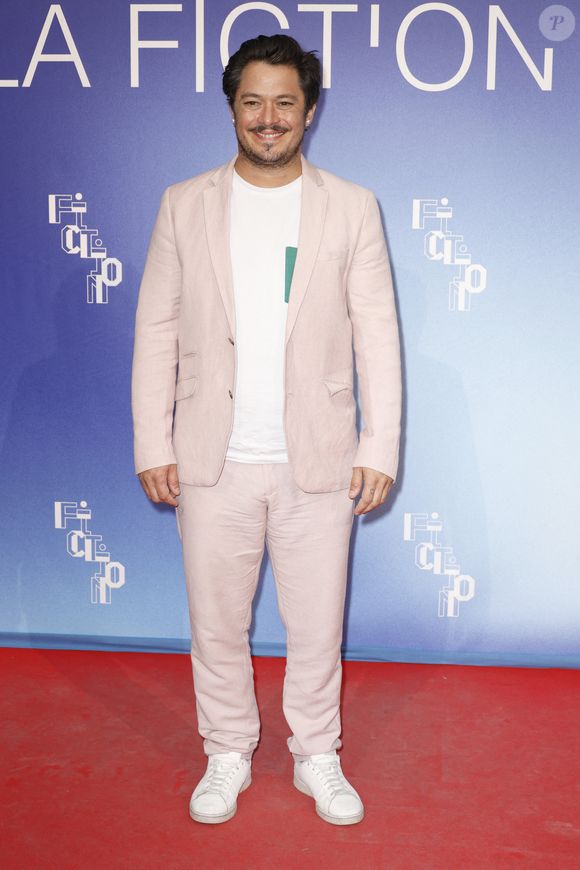 Le comédien est devenu papa pour la première fois.

Aurelien Wiik  bientôt papa pour la première fois - Aurelien Wiik - Photocall de la soirée de clôture lors de la 26ème Edition du Festival de la Fiction de La Rochelle. Le 14 septembre 2024
© Christophe Aubert via Bestimage