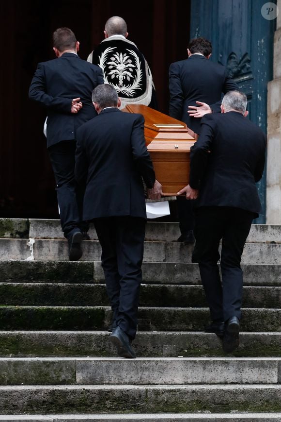 La cérémonie a été organisée en l'église Saint-Roch

Illustration cercueil - Arrivées aux obsèques de Niels Arestrup à l'Église Saint-Roch à Paris. Le 10 décembre 2024
© Christophe Clovis / Bestimage