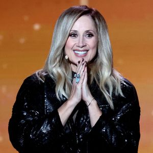 À 56 ans, Lara Fabian affiche une forme à toute épreuve et une silhouette de rêve

Exclusif - Lara Fabian lors de l'enregistrement de l'émission "La chanson secrète N°14", présentée par N.Aliagas. © Jacovides-Moreau/Bestimage