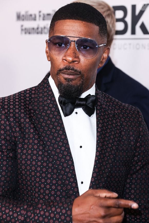 L'acteur américain Jamie Foxx arrive au 22e gala annuel de la Fondation Harold et Carole Pump qui se tient à l'hôtel Beverly Hilton le 19 août 2022 à Beverly Hills.