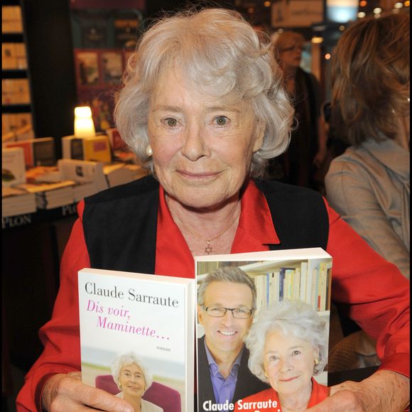 Il travaille depuis des décennies dans les coulisses du sport à la télévision.

Claude Sarraute - Salon du livre 2010 à la porte de Versailles.
COADIC GUIREC / BESTIMAGE