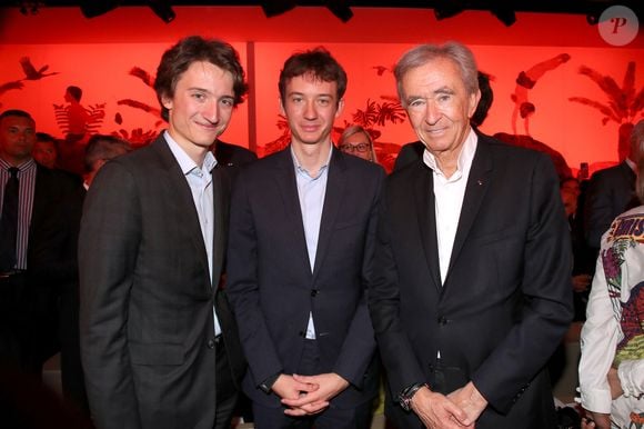 L’opération s’inscrit dans une stratégie patrimoniale déjà bien rodée, après l’acquisition de l’hôtel particulier de la famille Seydoux. 

Jean Arnault, Frédéric Arnault et Bernard Arnault au défilé de mode Christian Dior collection Haute Couture Automne/Hiver 2023/24 lors de la Fashion Week de Paris (PFW), à Paris, France, le 3 juillet 2023. © Borde-Rindoff/Bestimage