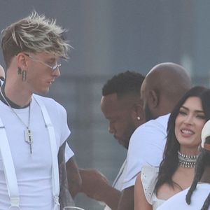 C’est Machine Gun Kelly qui a révélé la nouvelle.
Machine Gun Kelly, Megan Fox à la fête de l'indépendance de Michael Rubin dans les Hamptons, USA, le 4 juillet 2024.