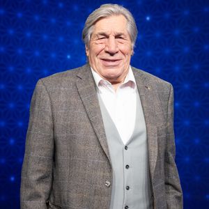 Exclusif - Jean-Pierre Castaldi en backstage de l'enregistrement de l'émission "La Boîte à secrets", présentée par F.Bollaert et diffusée le 9 janvier 2026 sur France 3, dans les studios du Lendit à Saint-Denis, France, le 2 décembre 2025. © Cyril Moreau/Bestimage