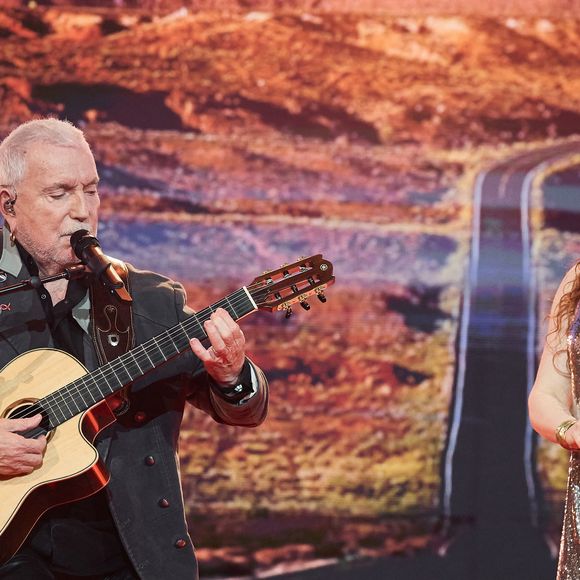 Exclusif - Bernard Lavilliers et Camille Berthollet lors de l’enregistrement de l’émission “Les stars s’unissent pour le Sidaction” au théâtre Marigny à Paris, France, le 11 mars 2025. L’émission sera diffusée en prime le 22 mars sur France 2. © Guirec-Moreau/ Bestimage