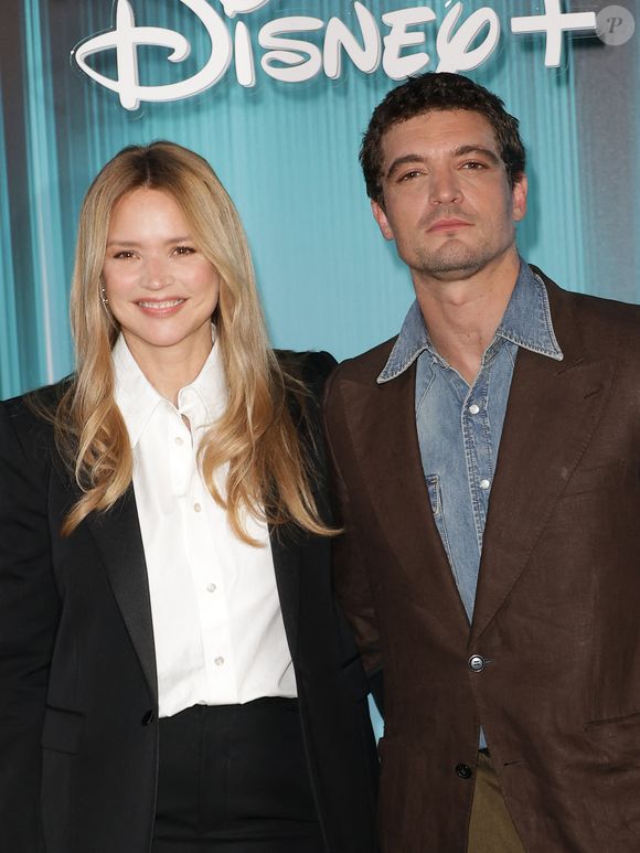 À travers Aliocha, Charlotte a tissé des liens avec la famille Schneider, notamment Niels Schneider et sa compagne Virginie Efira

Virginie Efira et son compagnon Niels Schneider - Photocall du showcase 2026 Disney+ à l'Institut de France à Paris le 15 janvier 2026. © Coadic Guirec/Bestimage