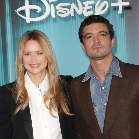 À travers Aliocha, Charlotte a tissé des liens avec la famille Schneider, notamment Niels Schneider et sa compagne Virginie Efira

Virginie Efira et son compagnon Niels Schneider - Photocall du showcase 2026 Disney+ à l'Institut de France à Paris le 15 janvier 2026. © Coadic Guirec/Bestimage